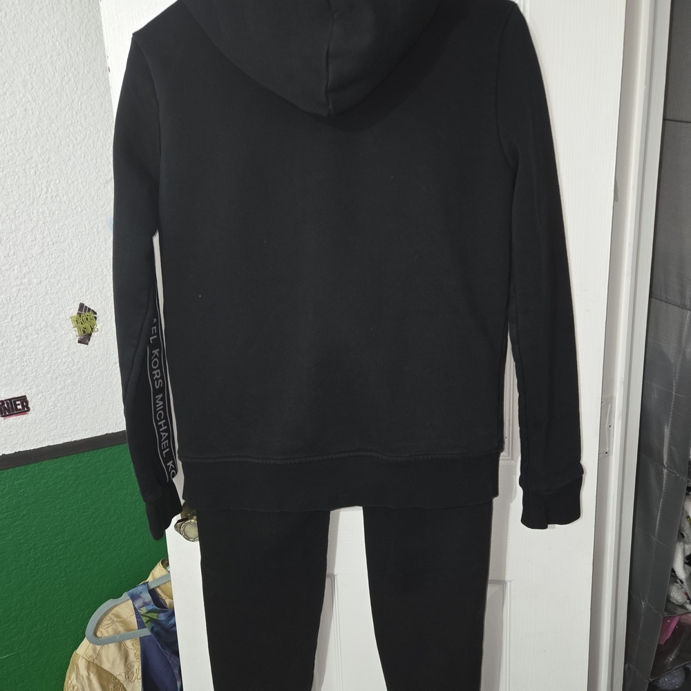 Michael Kors Black Logo-Trim Hoodie & Joggers Set - Picture 13 of 15